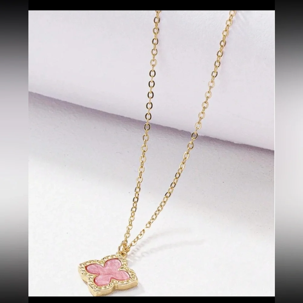 : ✨ Dainty Pink & Gold Clover Necklace ✨